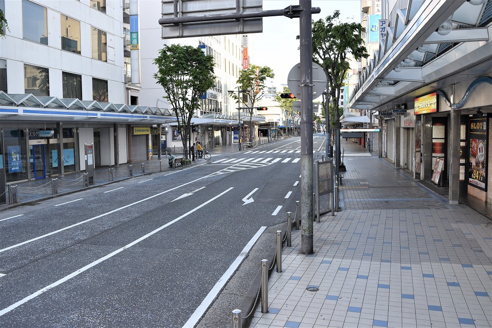 横須賀中央⼤通り